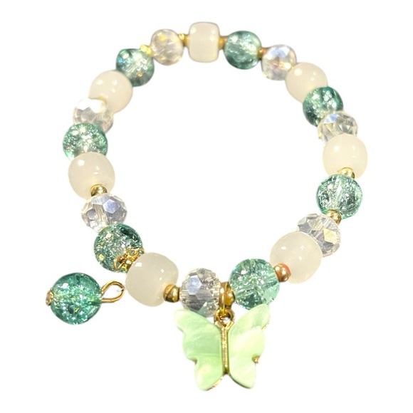 Charming Green Butterfly Beaded Bracelet - Picture 1 of 2